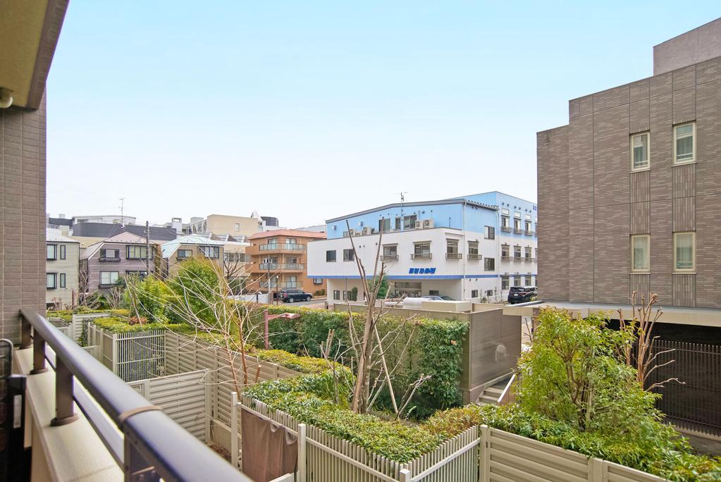 Modern 2-Bedroom Condo Near Station in Kasuya 3