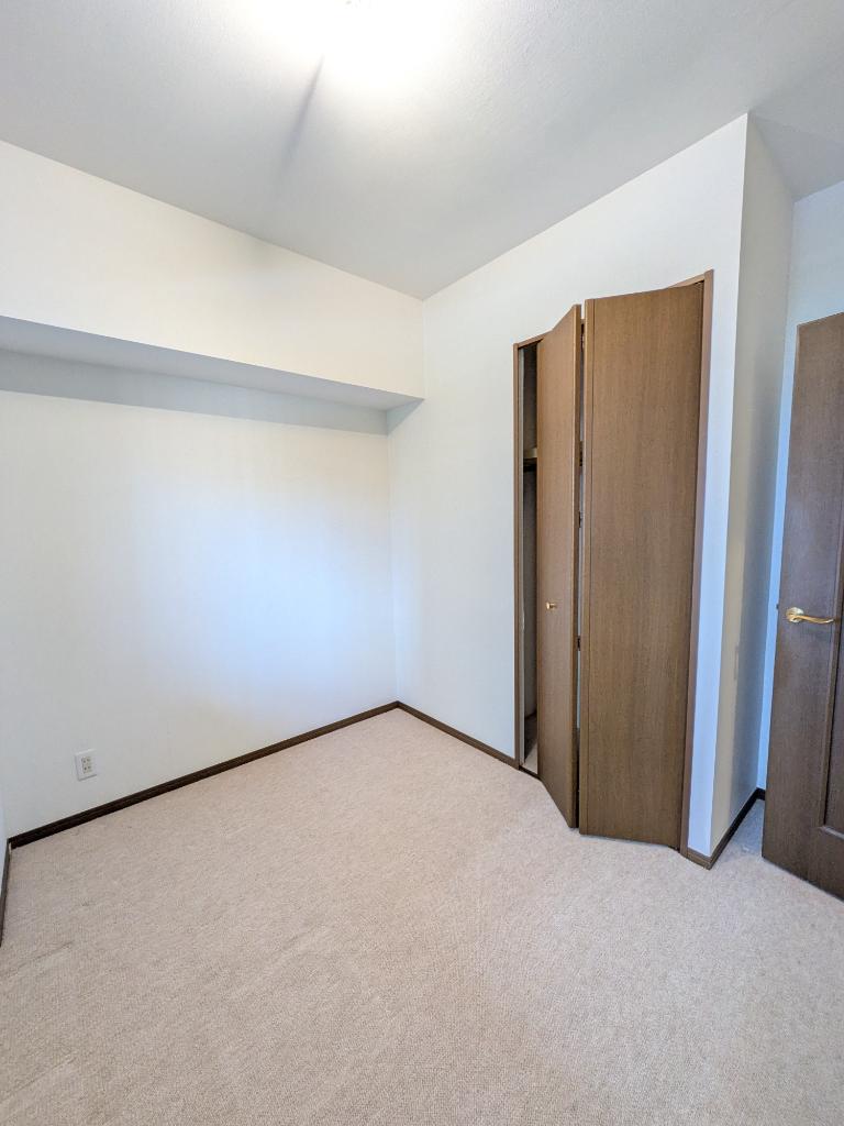 Charming 2-Bedroom Condo in Nakacho 4