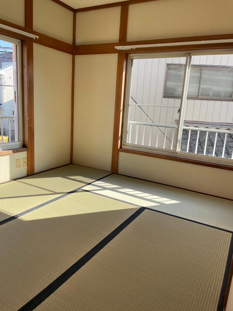 Well-Kept 3-Bedroom House in Sunashinden 9