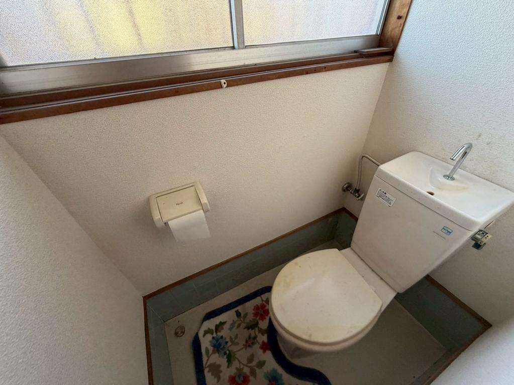 Charming 4-Bedroom House in Tomida 7