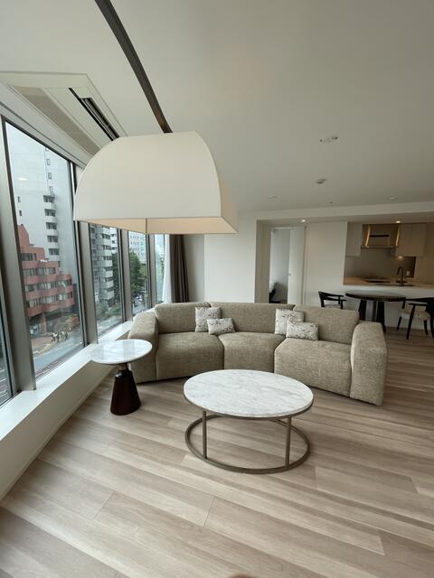 Modern 2-Bedroom Condo Near Station in Sendagaya 8