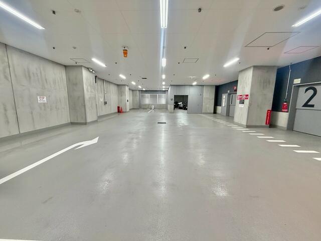 Modern 3-Bedroom Condo Near Station in Nishioi 6