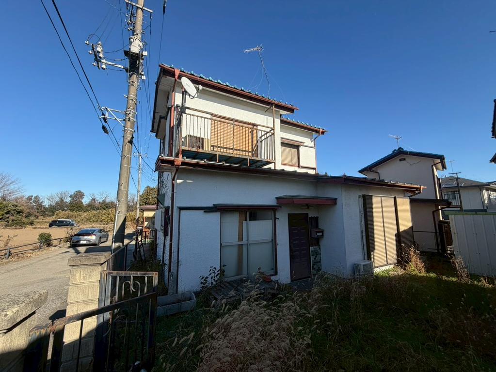 Charming 4-Bedroom House in Tomida 9