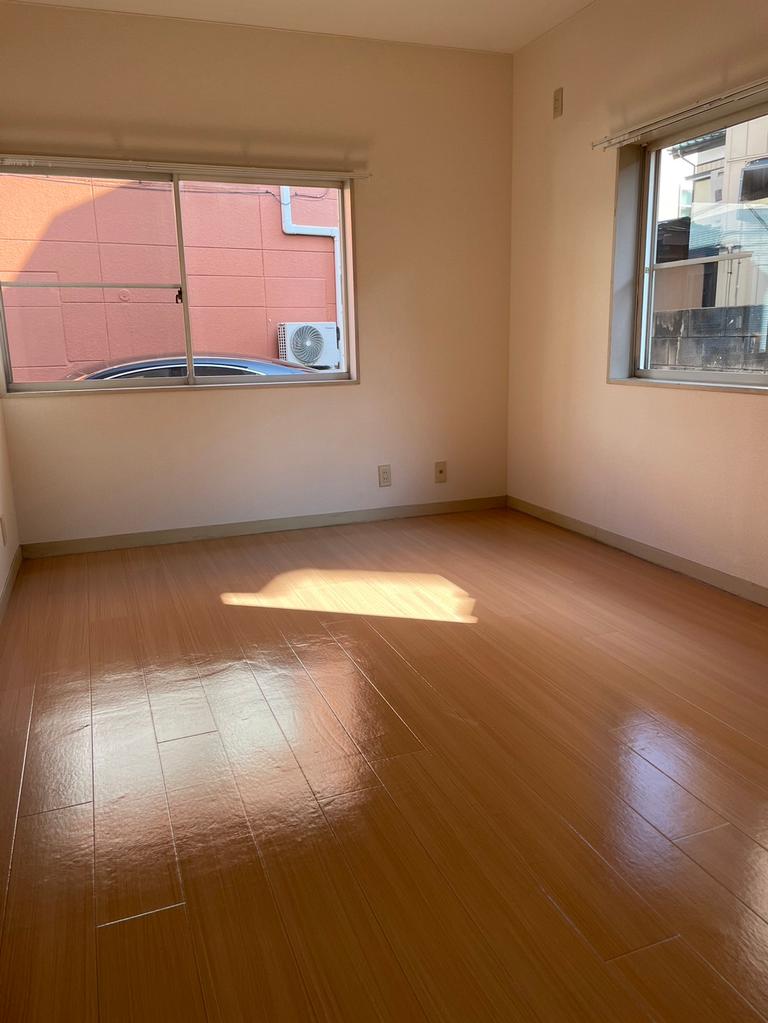 Well-Kept 3-Bedroom House in Sunashinden 8