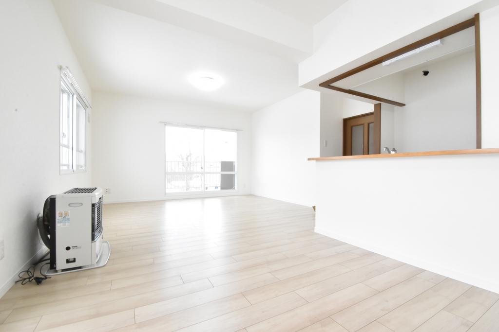 Well-Kept 4-Bedroom Condo Near Station in Kamiebetsu higashimachi 2