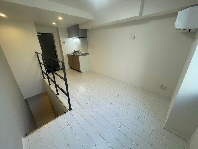 Brand New 1-Bedroom Condo Near Station in Shimo 3