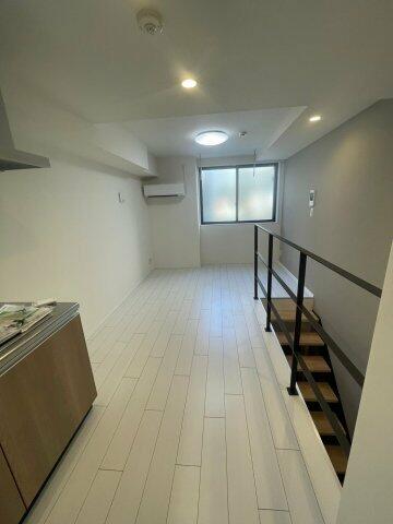 Brand New 1-Bedroom Condo Near Station in Shimo 5