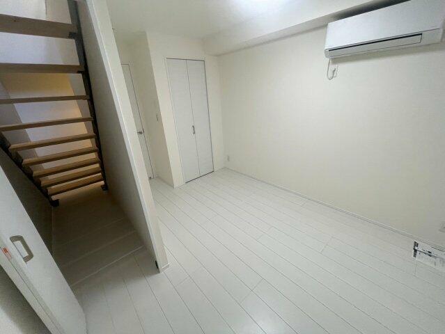 Brand New 1-Bedroom Condo Near Station in Shimo 9