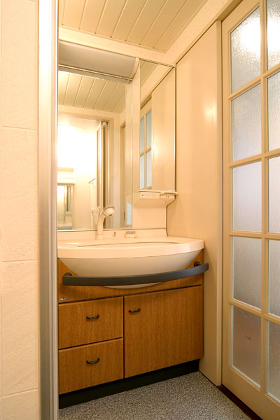 Well-Kept 2-Bedroom Condo in Kichijoji higashicho 6