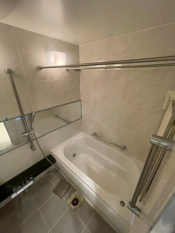 2-Bedroom Condo Near Station in Tomihisacho 6