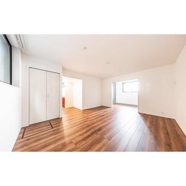Modern 1-Bedroom Condo in Daizawa 4