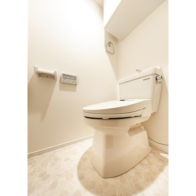 Modern 1-Bedroom Condo in Daizawa 8