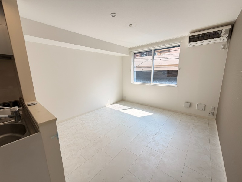 Modern 1-Bedroom Condo in Daizawa 2