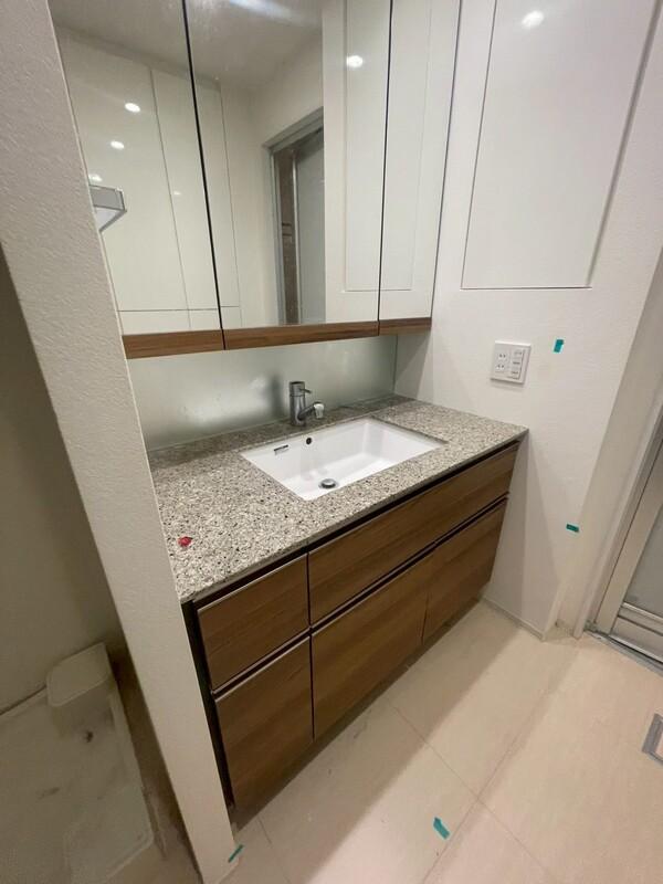 2-Bedroom Condo Near Station in Tomihisacho 7