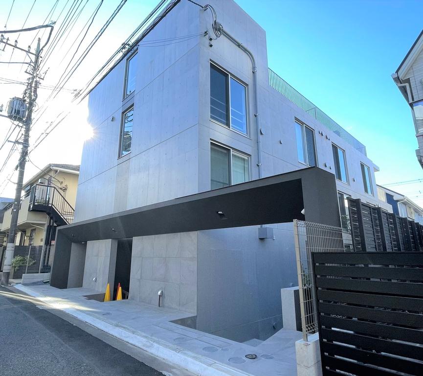 Modern 2-Bedroom Condo in Kichijoji honcho 1