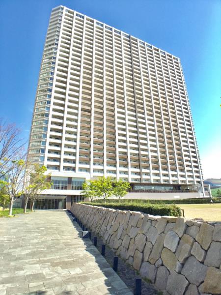 2-Bedroom Condo in Ariake 0
