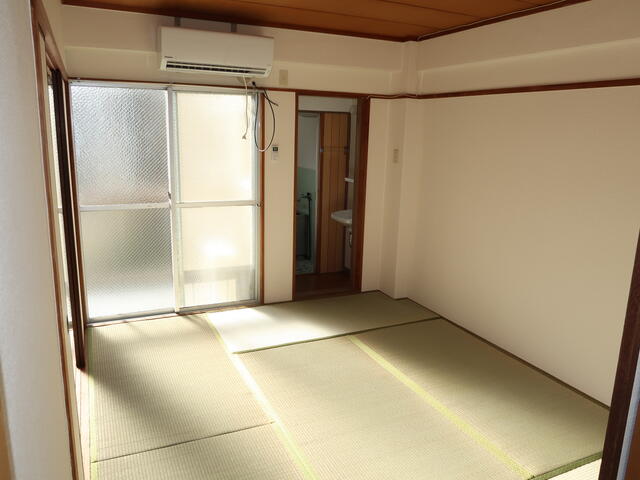 Well-Kept 2-Bedroom Condo in Shimogamo morigamaecho 6