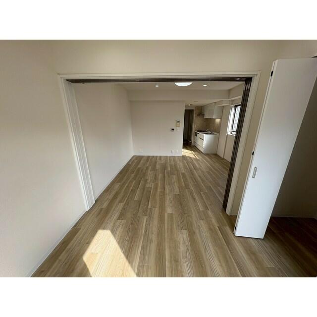 1-Bedroom Condo Near Station in Minamihorie 3