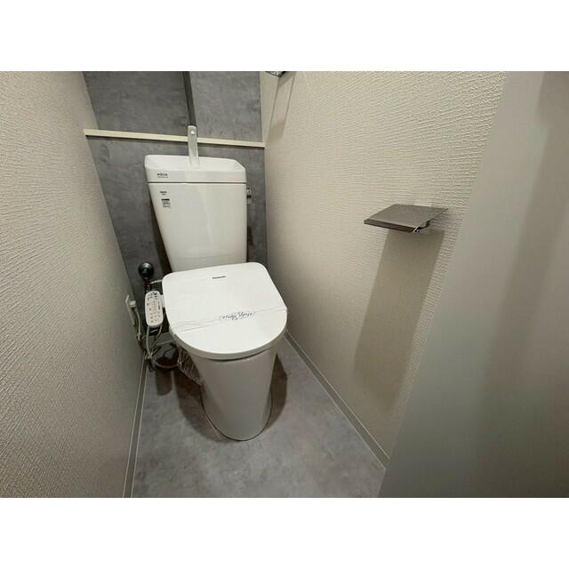 1-Bedroom Condo Near Station in Minamihorie 9