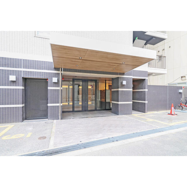 1-Bedroom Condo Near Station in Minamihorie 6