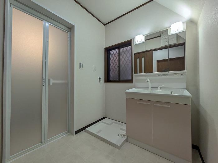 Vintage 4-Bedroom House in Kitaimaichi 4