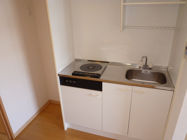 モノロカーレ江坂 4