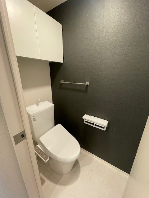 Brand New 1-Bedroom Condo Near Station in Gyotokuekimae 6