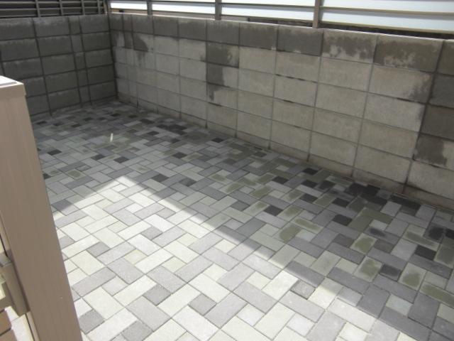 クリスタルコート江坂 8