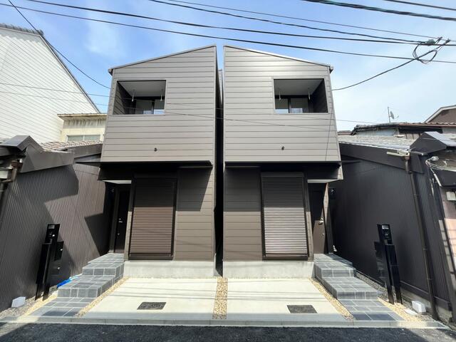 Modern 3-Bedroom House Near Station in Noe 0
