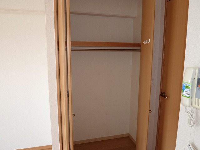 モノロカーレ江坂 3