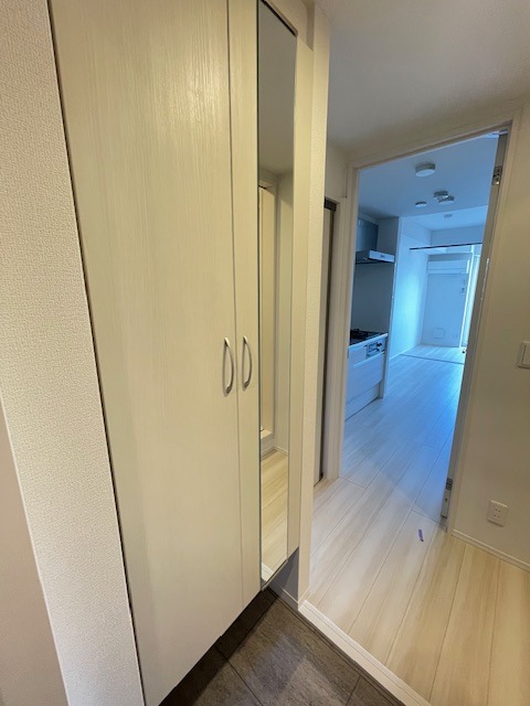 Brand New 1-Bedroom Condo Near Station in Gyotokuekimae 8