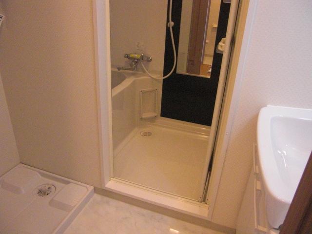 クリスタルコート江坂 6