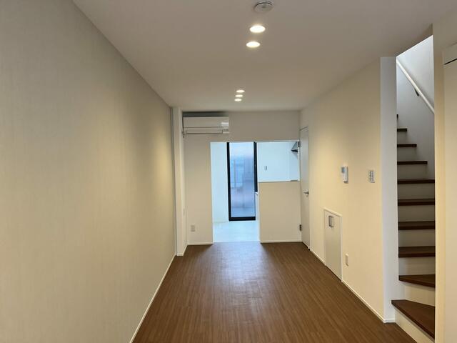 Modern 3-Bedroom House Near Station in Noe 2