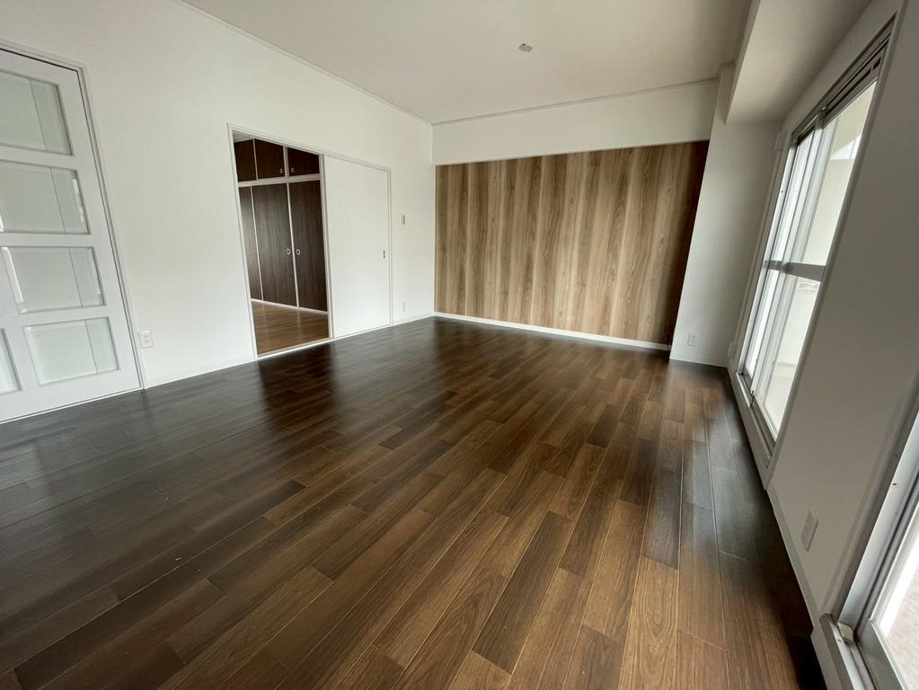 Classic 2-Bedroom Condo in Shinkitano 1