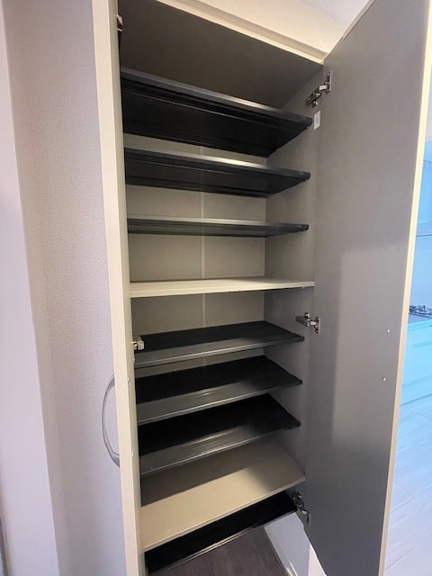 Brand New 1-Bedroom Condo Near Station in Gyotokuekimae 9