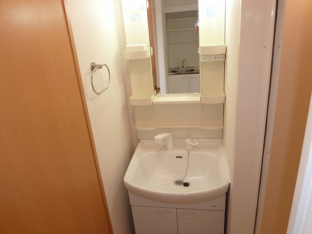 モノロカーレ江坂 6