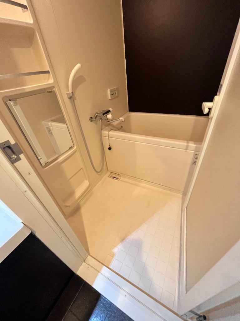 アスール江坂 5
