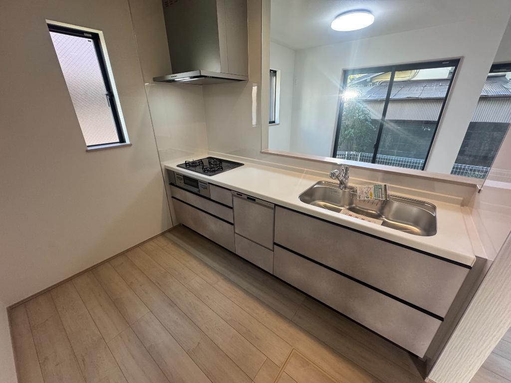 Brand New 3-Bedroom House Near Station in Takashinohamacho 1