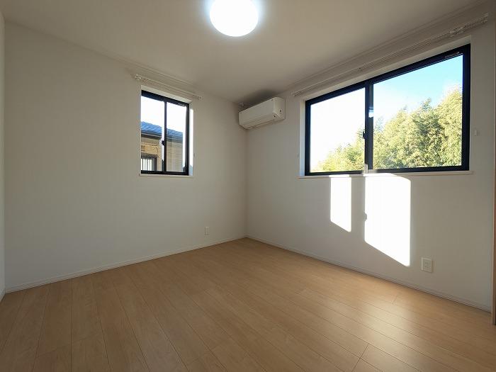 Modern 3-Bedroom House in Komyocho 9