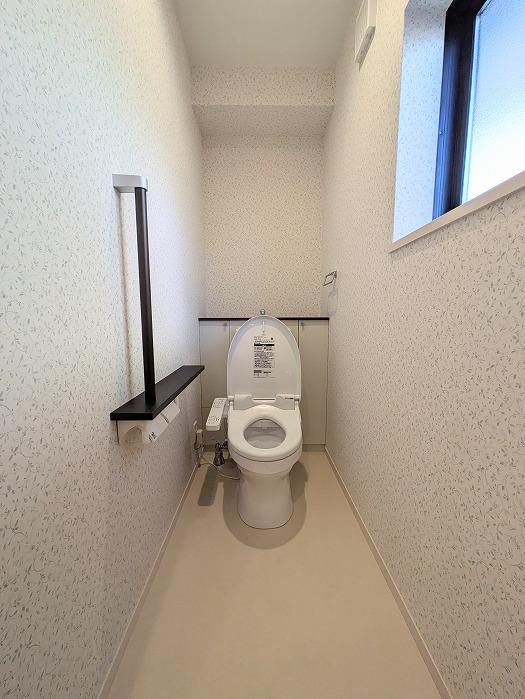 Modern 3-Bedroom House in Komyocho 8
