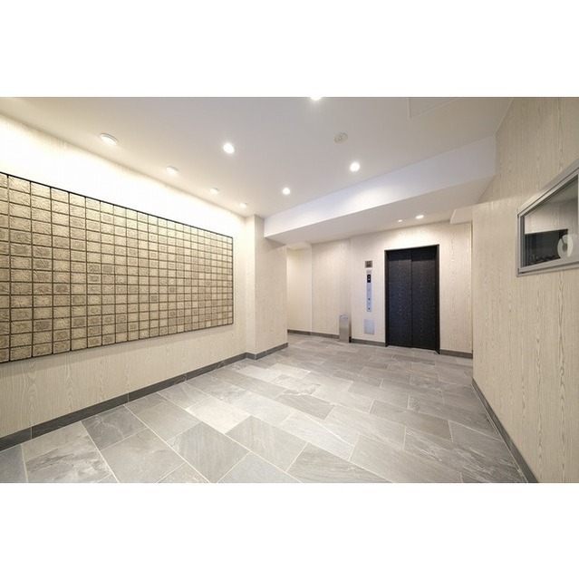 Modern 1-Bedroom Condo Near Station in Toyama(3-chome18.21-ban) 3