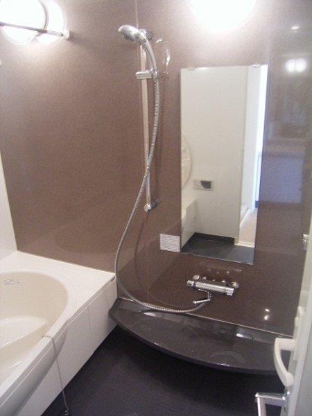 2-Bedroom Condo Near Station in Motoyoyogicho 5