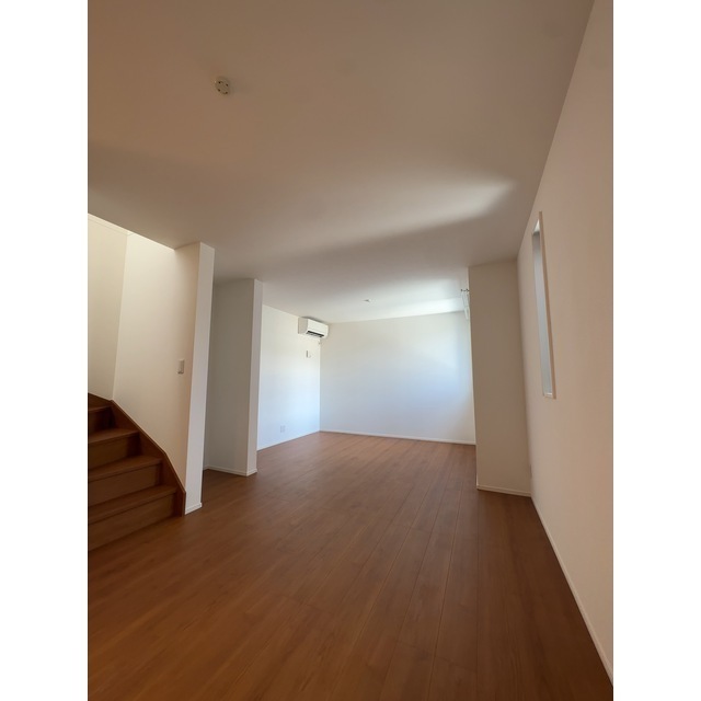 Modern 2-Bedroom House Near Station in Kanamecho 2