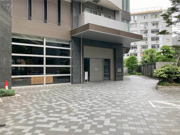 1-Bedroom Condo Near Station in Motoyoyogicho 2
