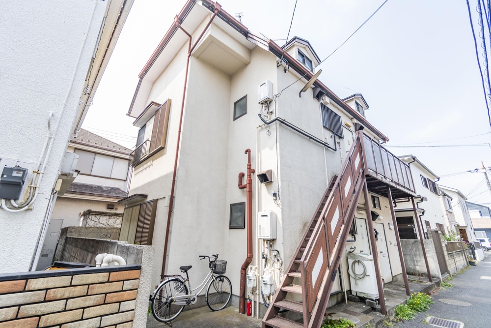 Classic 2-Bedroom Property in Higashisugano 0
