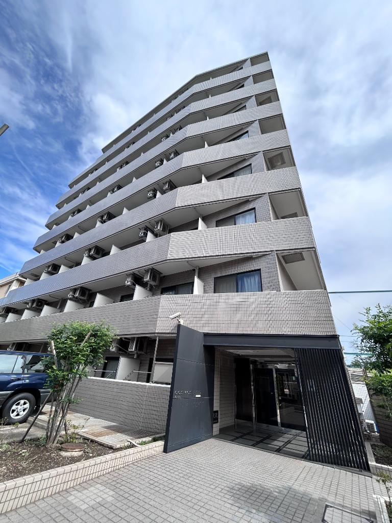 Well-Kept Studio Condo Near Station in Shinkamata 0