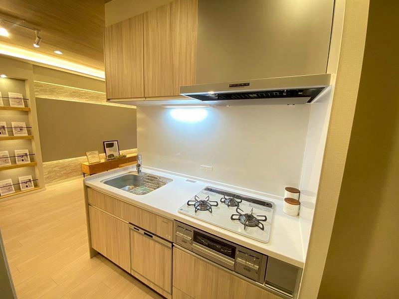 Well-Kept 2-Bedroom Condo Near Station in Toshima 2