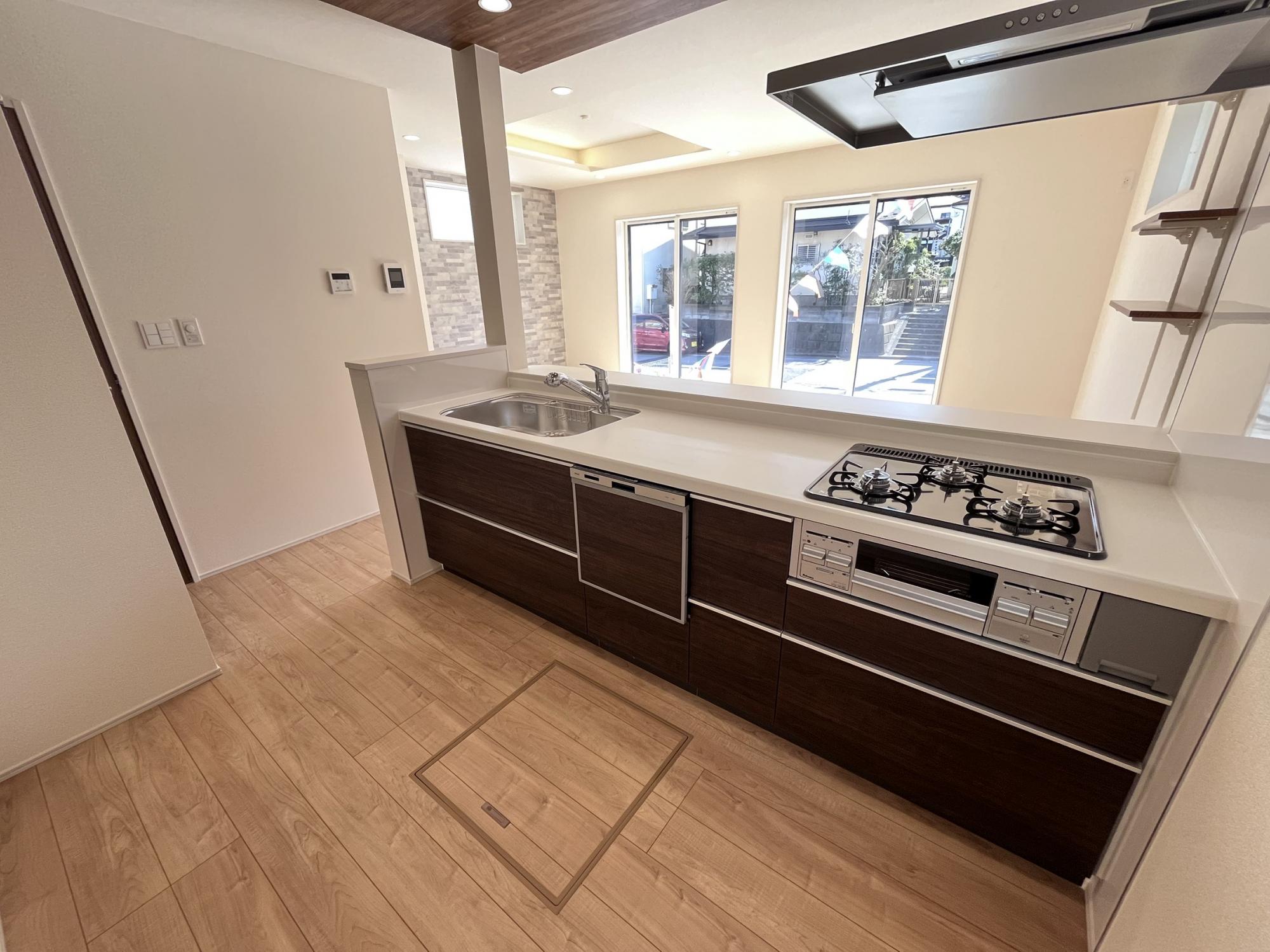 Brand New 3-Bedroom House in Iwato 9