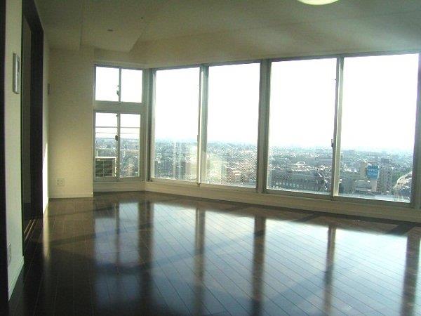 2-Bedroom Condo Near Station in Motoyoyogicho 4