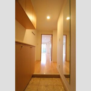 3-Bedroom Condo Near Station in Nibancho 8